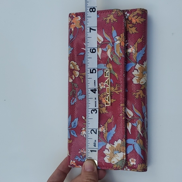 Tahari foral wallet royal flush - Picture 12 of 15